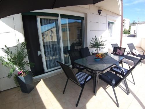 3 Bedroom Apartment With Terrace And Free Parking — 4-Star Luxury Hotel in Split, Croatia