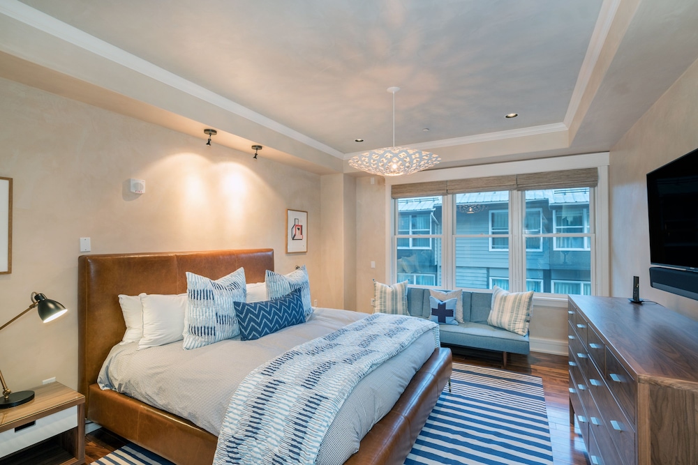 The Auberge Residences at Element 52 - photo 3