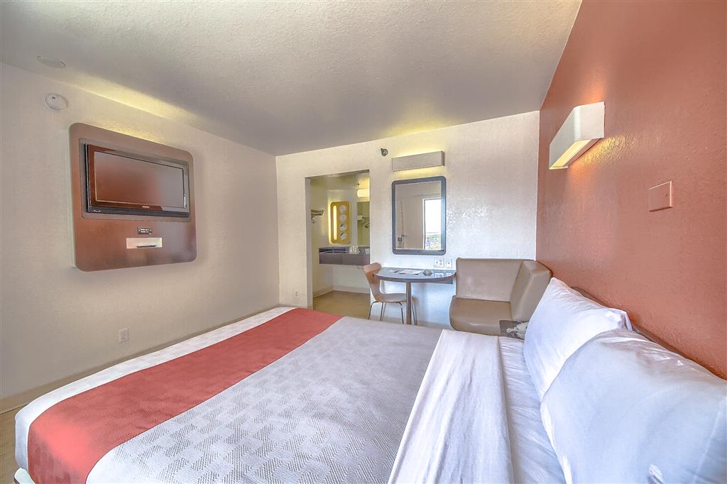 Motel 6 San Antonio TX Fiesta - photo 18