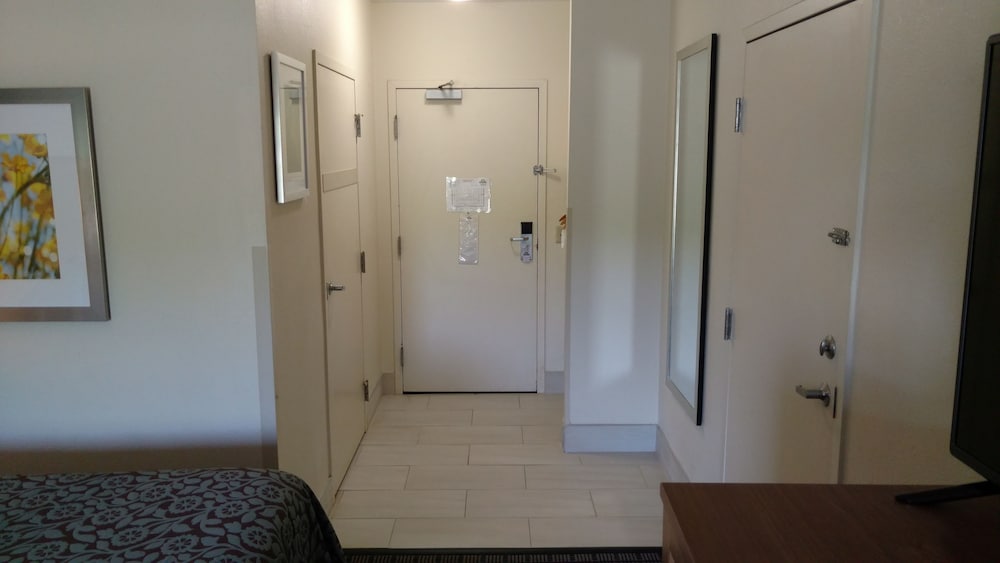 Days Inn by Wyndham Ashland - photo 11
