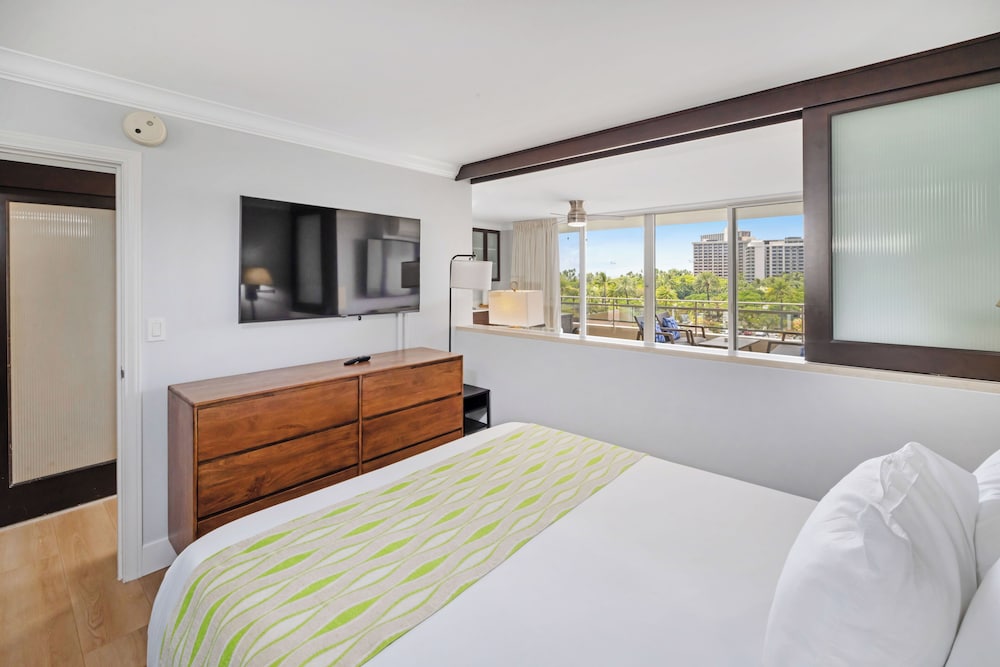 Regency on Beachwalk Waikiki by OUTRIGGER - photo 13