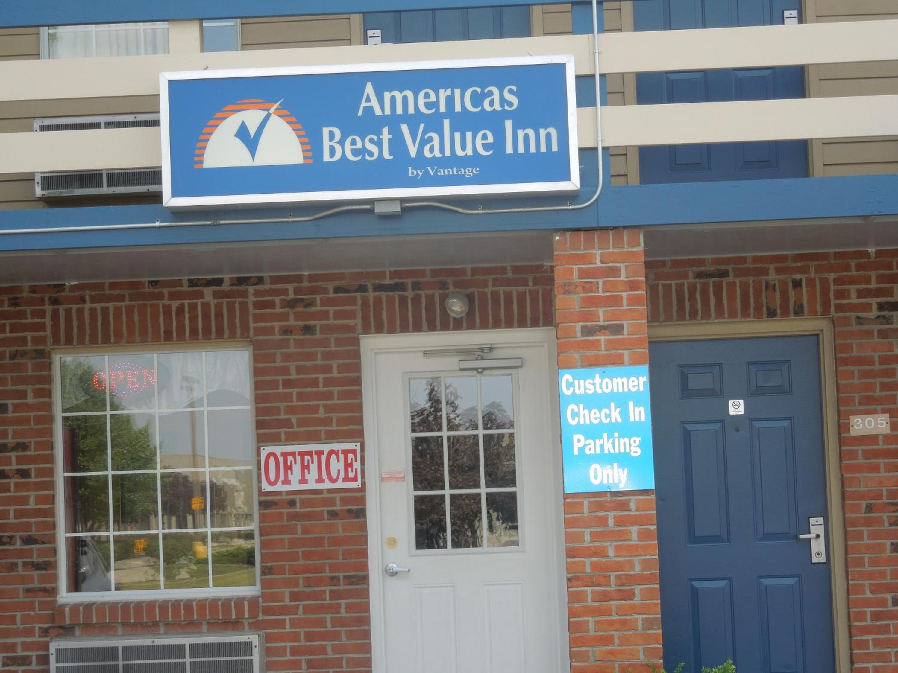 Americas Best Value Inn Maumee Toledo - photo 3
