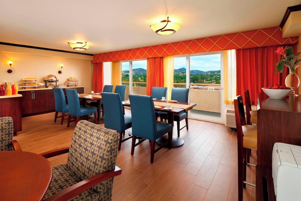 Sheraton Agoura Hills Hotel - photo 30