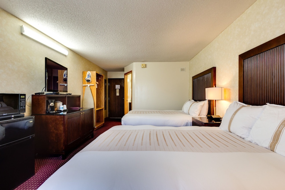 Fireside Inn and Suites - photo 28