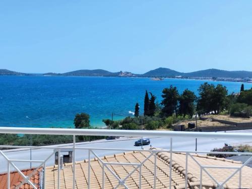 Theo Luxury Apartment — 4-Star Luxury Hotel in Nea Peramos, Greece