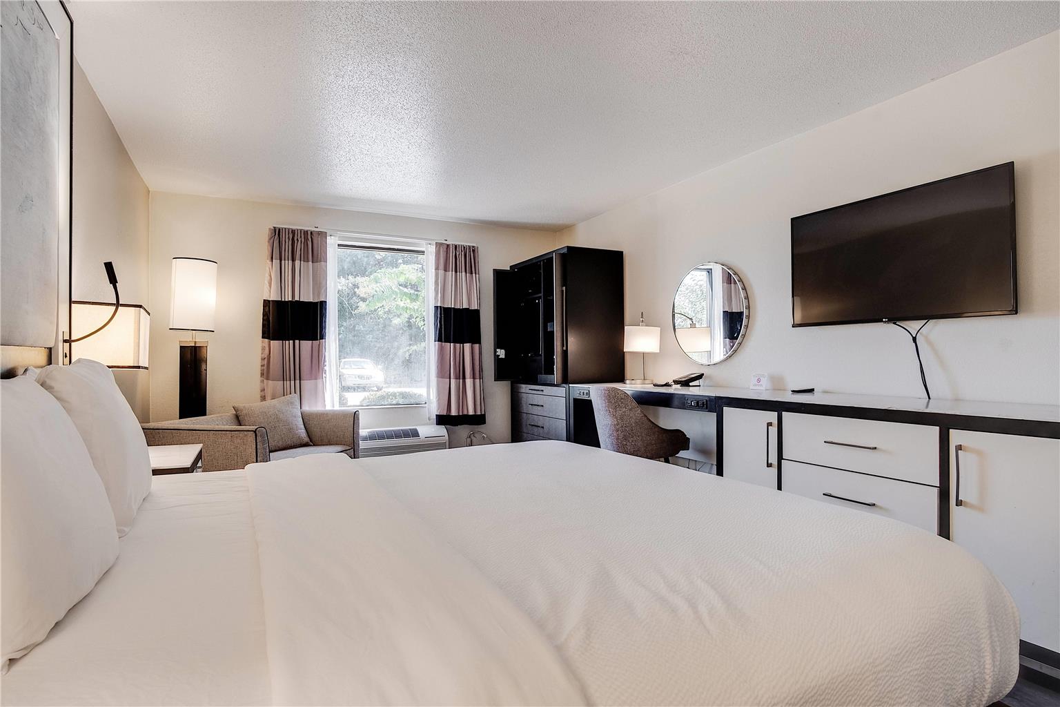 Cottonwood Suites Savannah Hotel & Conference Center - photo 13