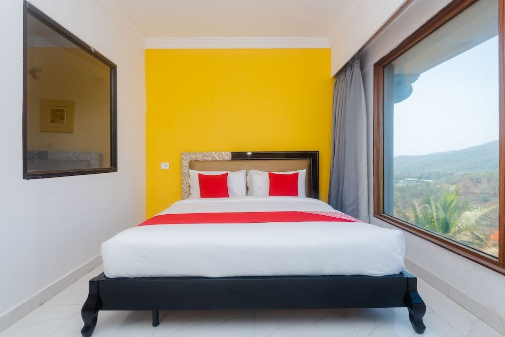 OYO 40027 Royal Palms Serviced Apartment