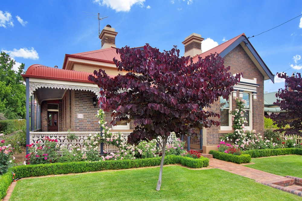 Loloma House — 4-Star Luxury Hotel in Armidale, Australia