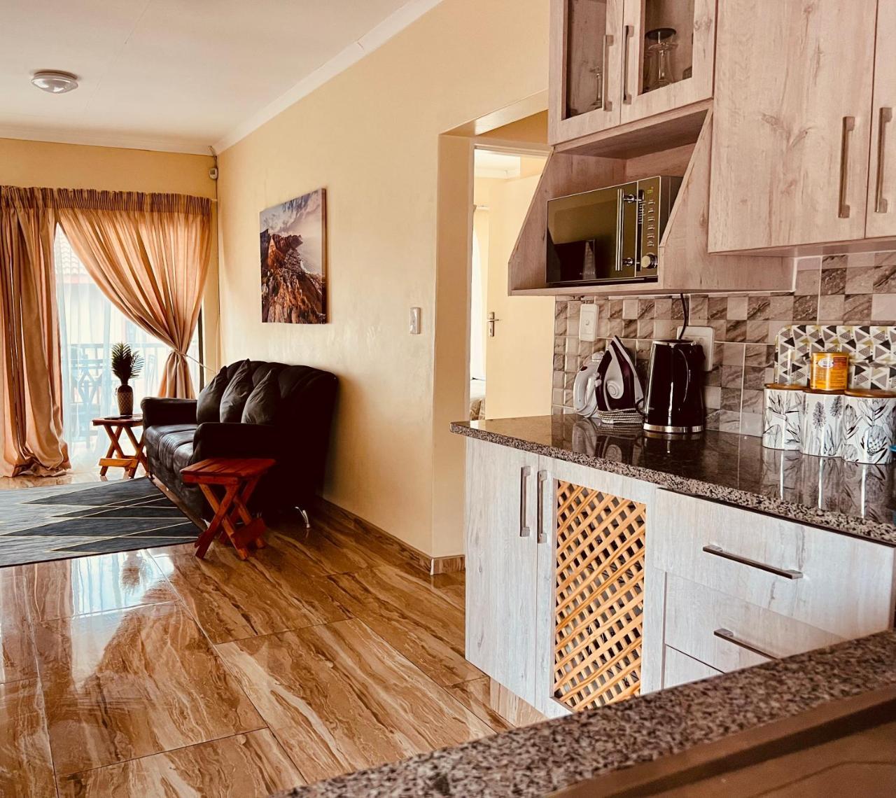 Mama R's unit 88 — 4-Star Luxury Hotel in Newcastle, South Africa