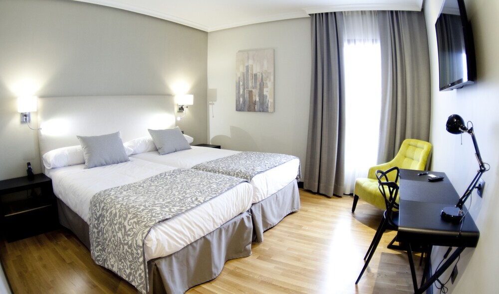 Hotel Parque Real — 4-Star Luxury Hotel in Ciudad Real, Spain