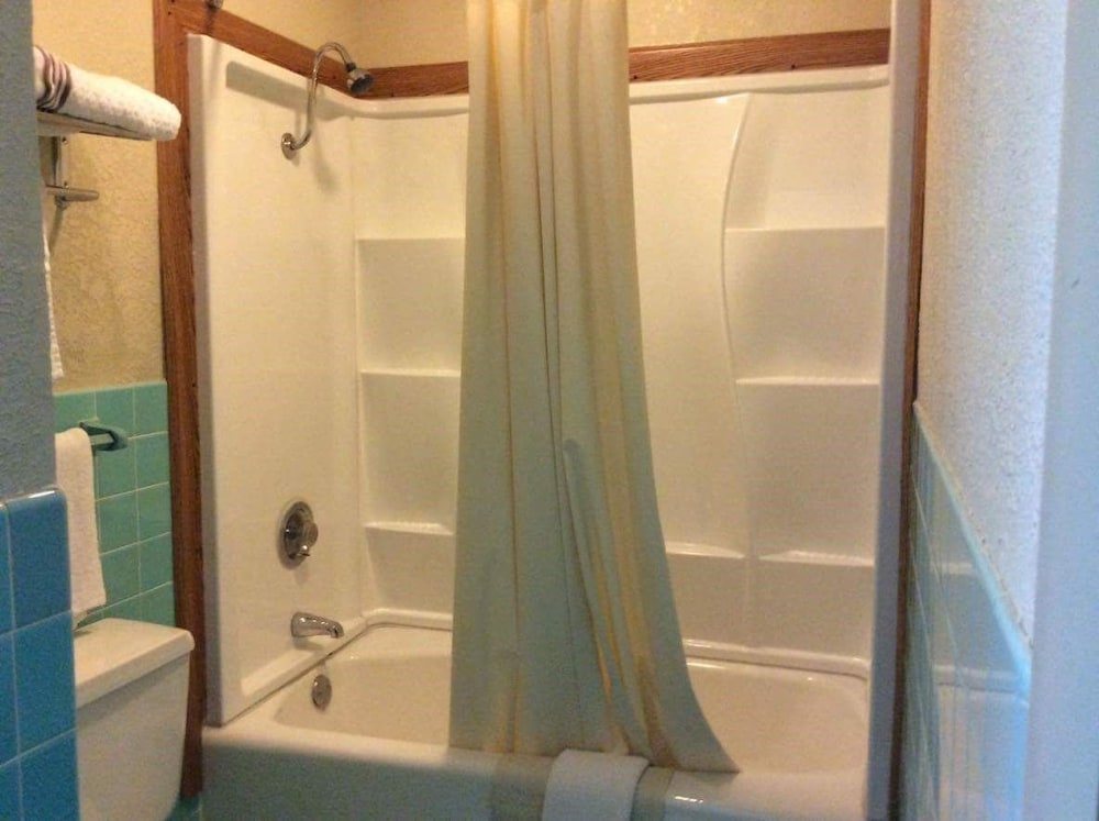 America's Best Inns & Suites - photo 20