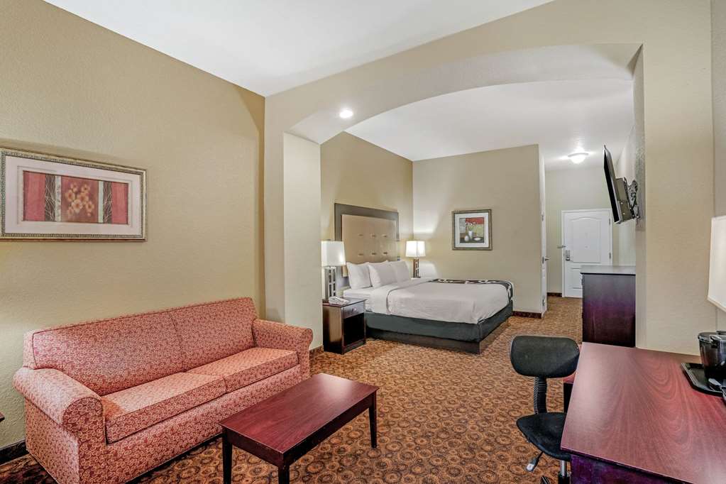 La Quinta Inn & Suites by Wyndham Vicksburg - photo 20
