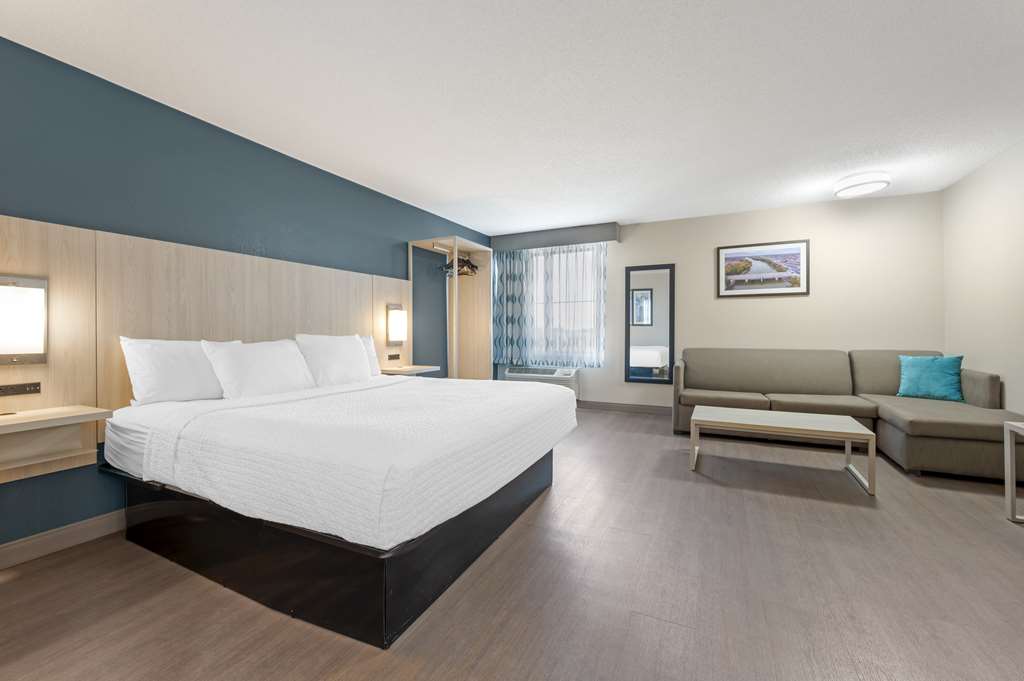 Best Western Plus Lafayette Hotel University Area - photo 3