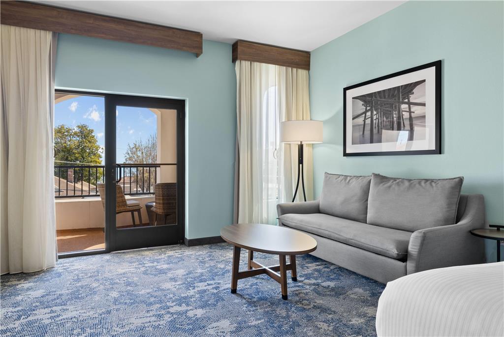La Quinta Inn & Suites by Wyndham Santa Cruz - photo 34