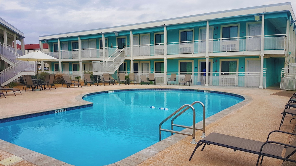 Laredo Hotel - photo 16