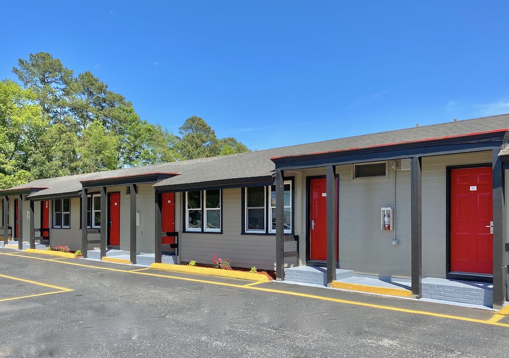 Whistling Pines Daily & Extended Stay Elizabeth City - photo 20