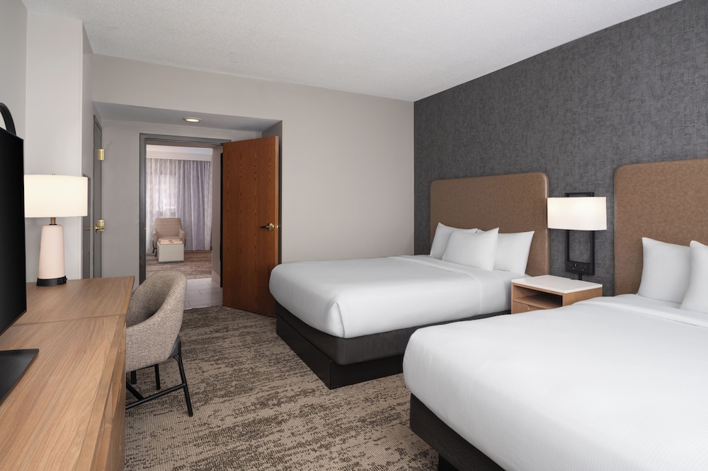 Embassy Suites by Hilton at Hot Springs Convention Center - photo 13