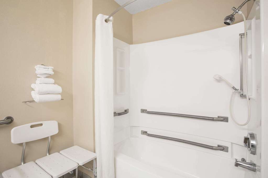 Super 8 by Wyndham Christiansburg Blacksburg Area - photo 11