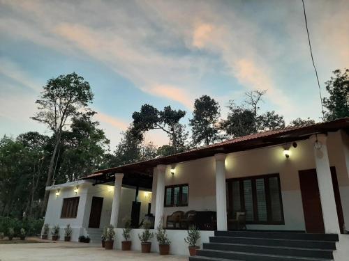 Katihalli Estate Stays — Hassan