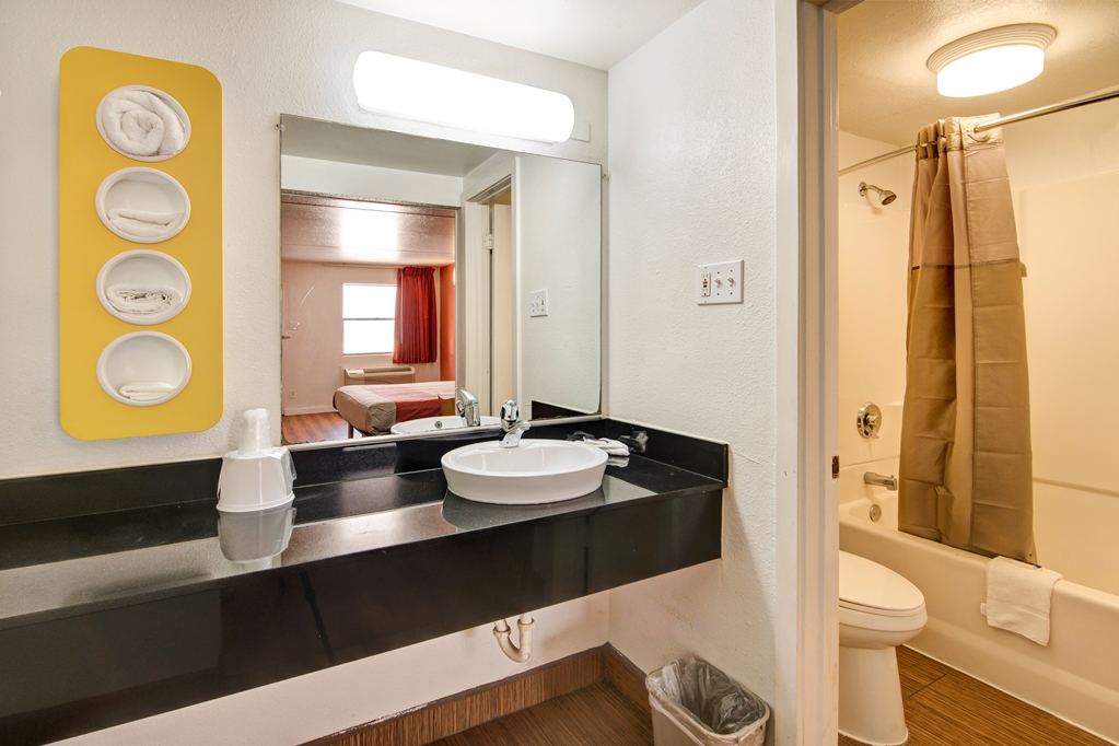 Motel 6 Dallas TX Forest Lane - photo 19