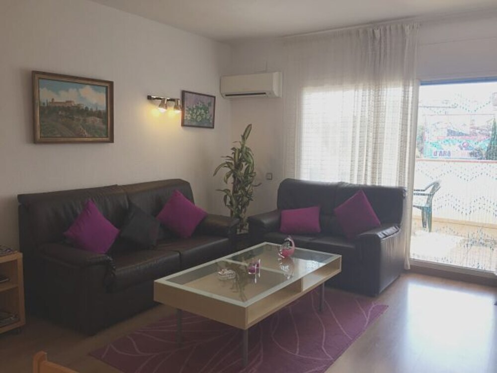 Las Palomas Esc. A 1 1 — 4-Star Luxury Hotel in Castell-Platja D'aro, Spain