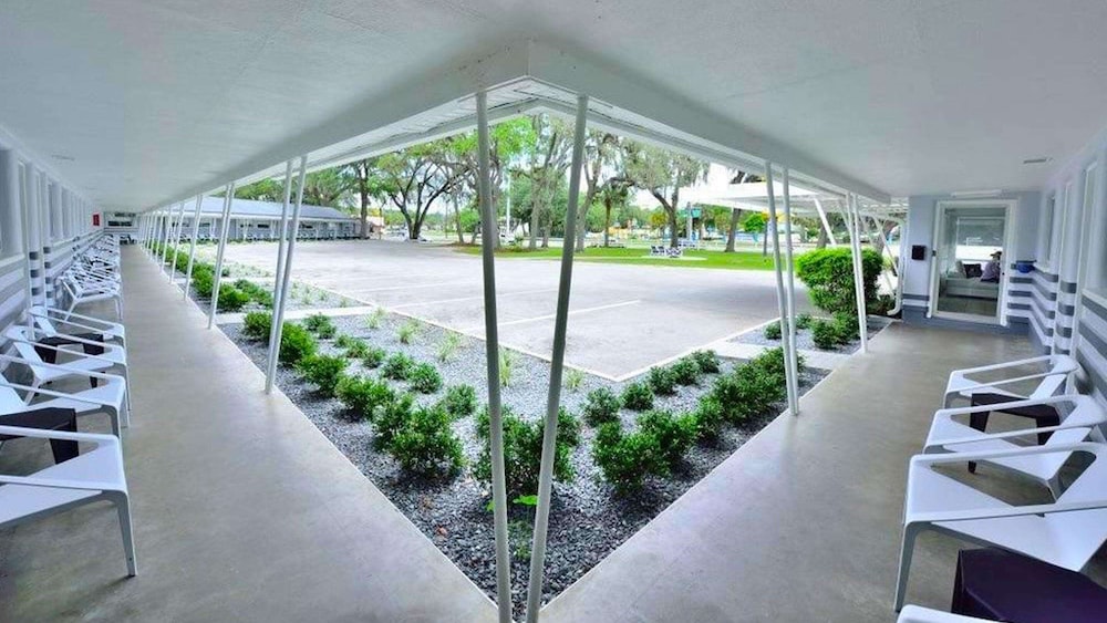 Sun Plaza Motel - photo 26