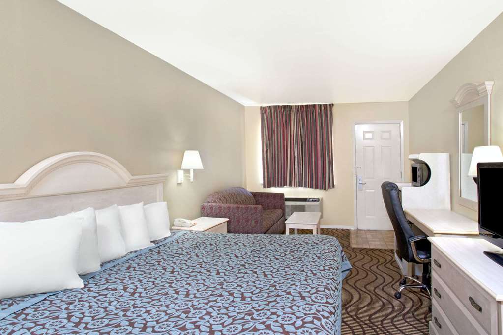 Days Inn by Wyndham Kerrville - photo 9