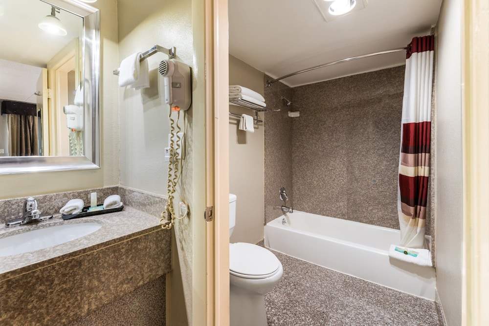 Red Roof Inn Morton Grove - photo 17