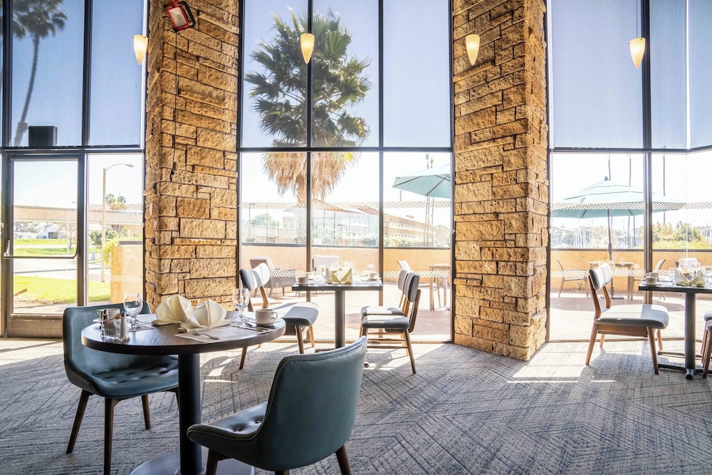 Four Points by Sheraton Ventura Harbor Resort - photo 22