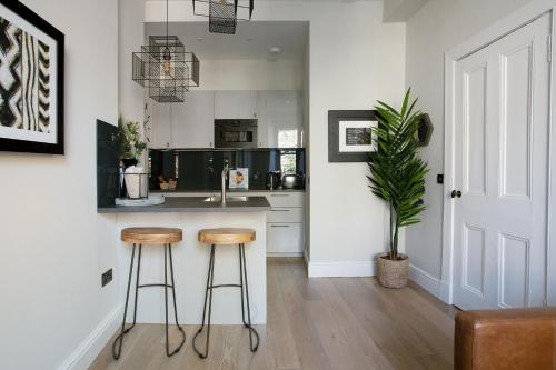Holyrood Park City Centre Apartment — 4-Star Luxury Hotel in Edinburgh, United Kingdom