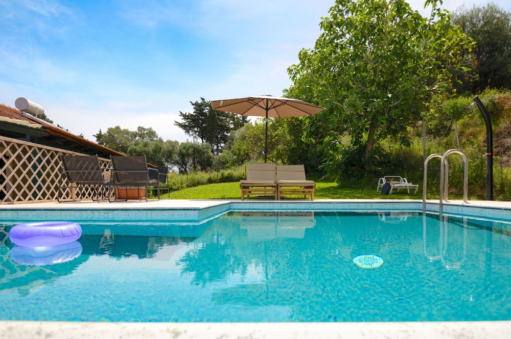 Villa Serenita in Agios Georgios — 4-Star Luxury Hotel in Corfu, Greece