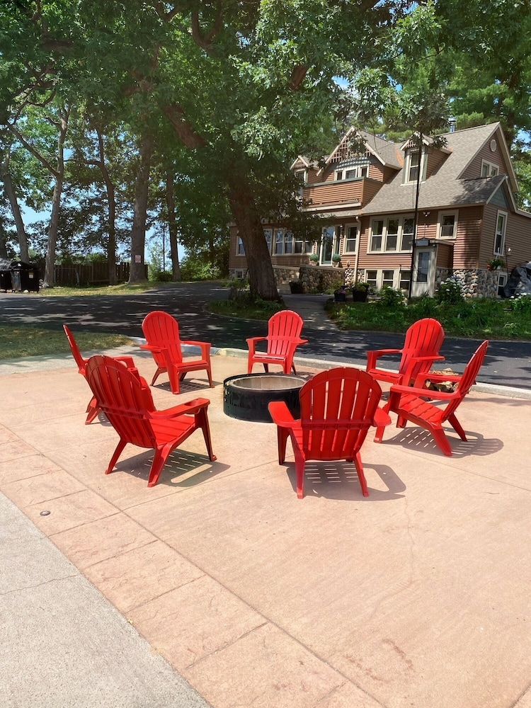 Amber's Inn & Suites - photo 51