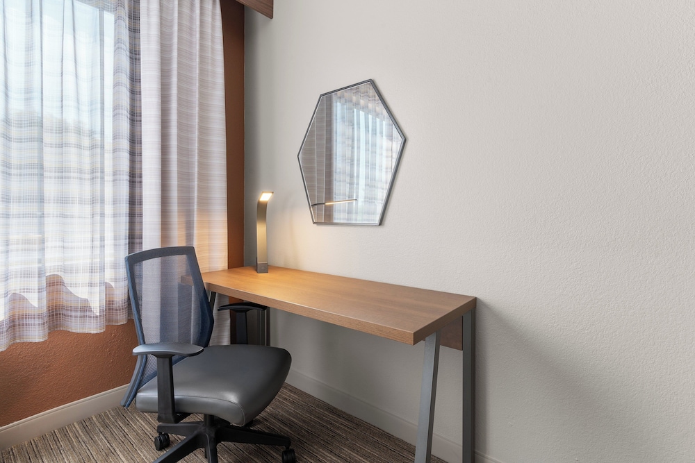 Holiday Inn Express Coralville by IHG - photo 17