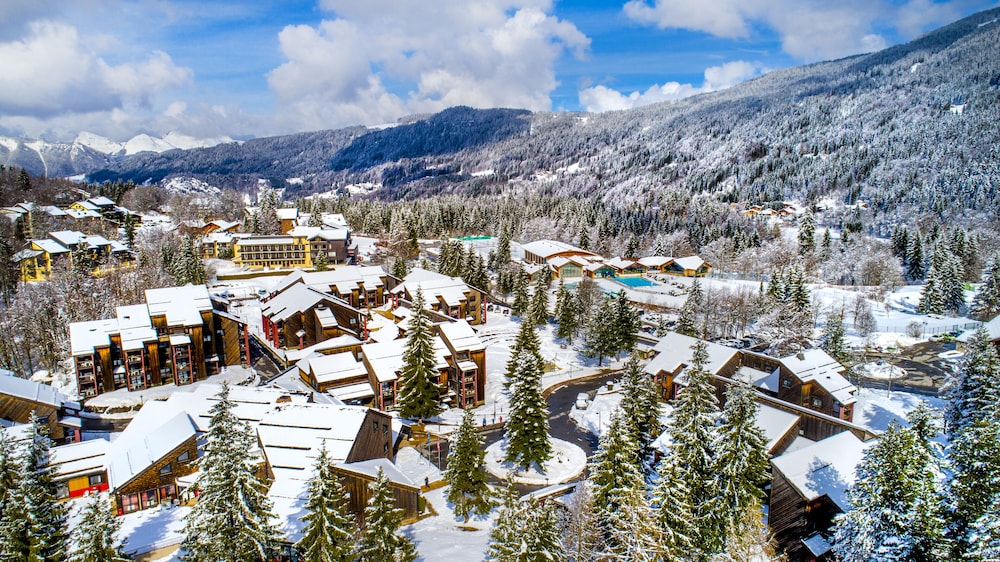 Village Club Les Tavaillons - carbon neutral hotel in Cluses