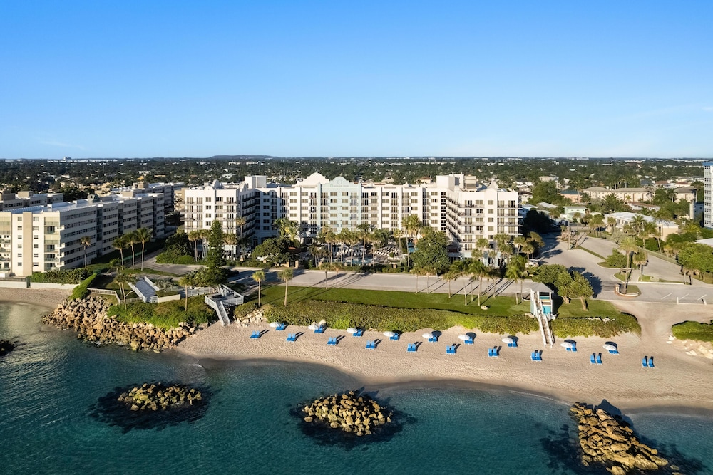 Embassy Suites by Hilton Deerfield Beach Resort & Spa - carbon neutral hotel in Deerfield Beach
