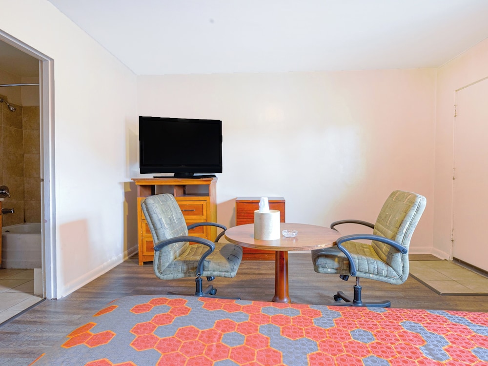 Manor Motel Near Oak Brook Chicago Westchester - photo 7