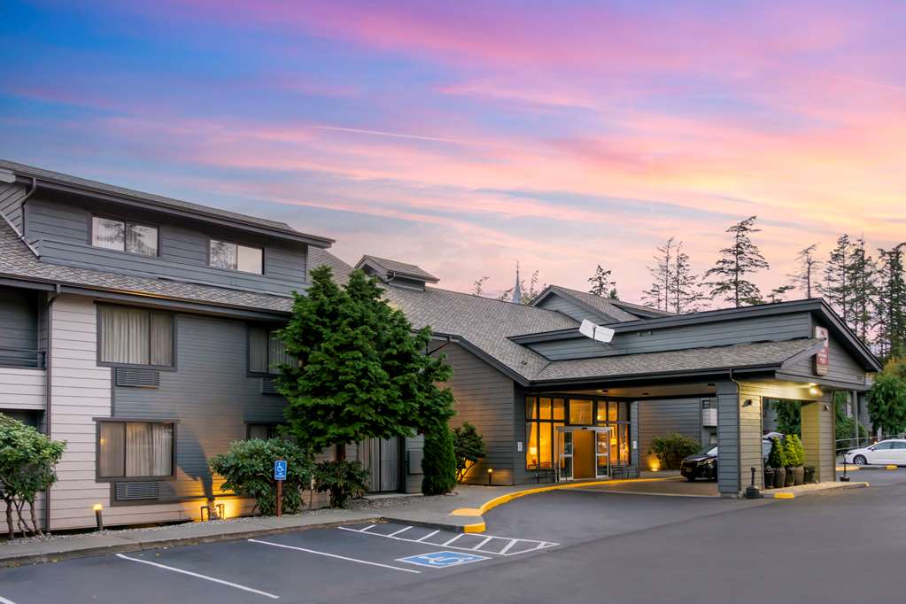 Best Western Plus Oak Harbor Hotel & Conference Center - photo 2