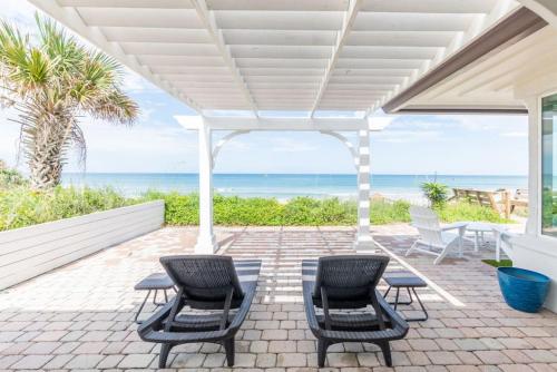 Island Time Oceanfront Bliss — 4-Star Luxury Hotel in Saint Augustine, United States