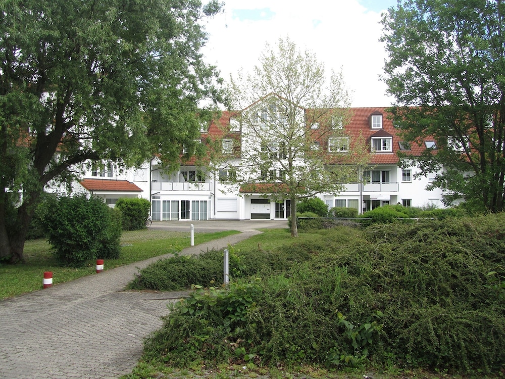 Ferienwohnungen an der Therme — 4-Star Luxury Hotel in Veilsdorf, Germany