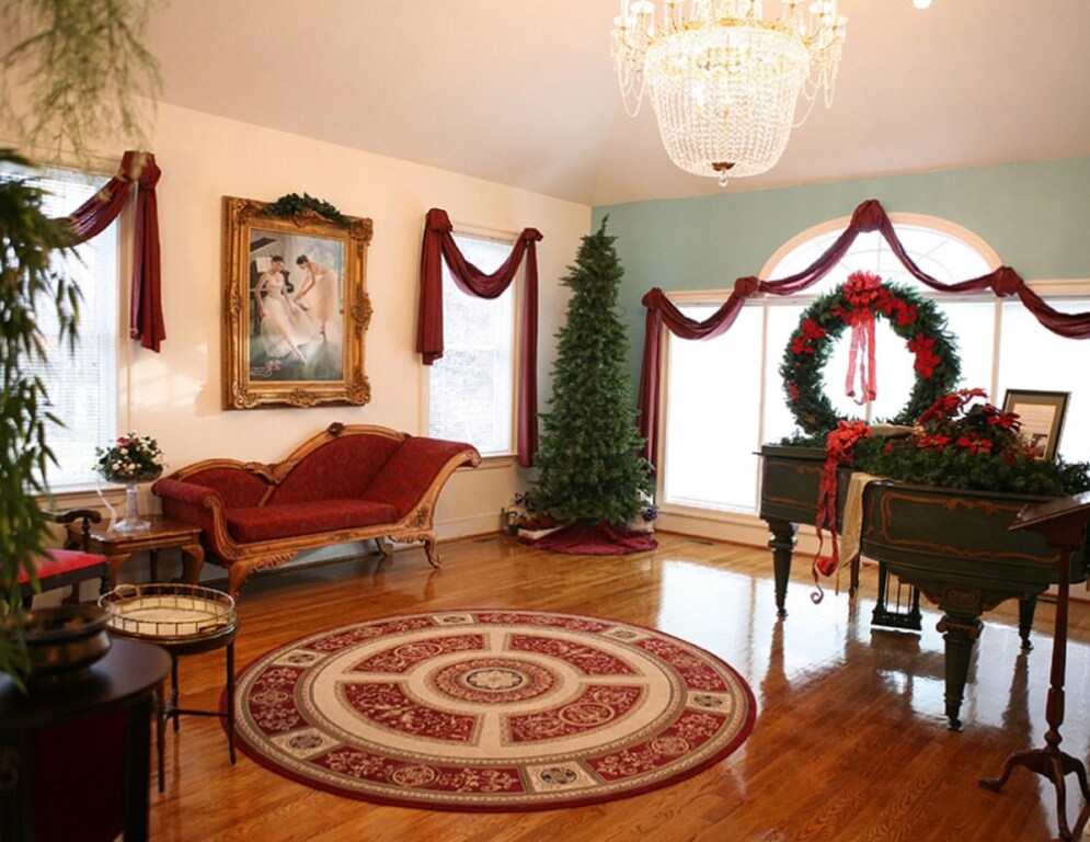 Rosewood Manor - photo 2