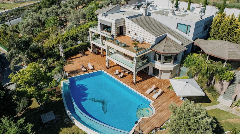 Doors Urla Hotel Bungalows — Izmir