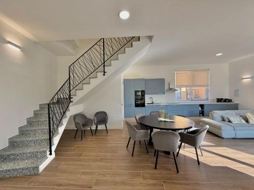 Apt. Aquarius Oasi di Menaggio — 4-Star Luxury Hotel in Menaggio, Italy