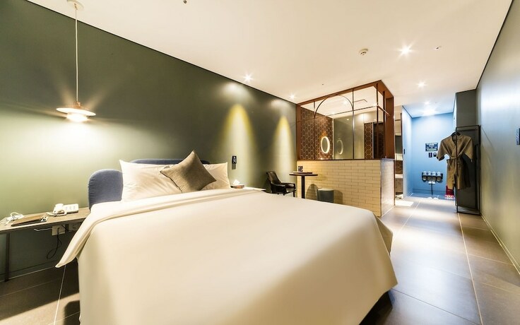 Namyangju Lake Drive in Motel in Namyangju, South Korea