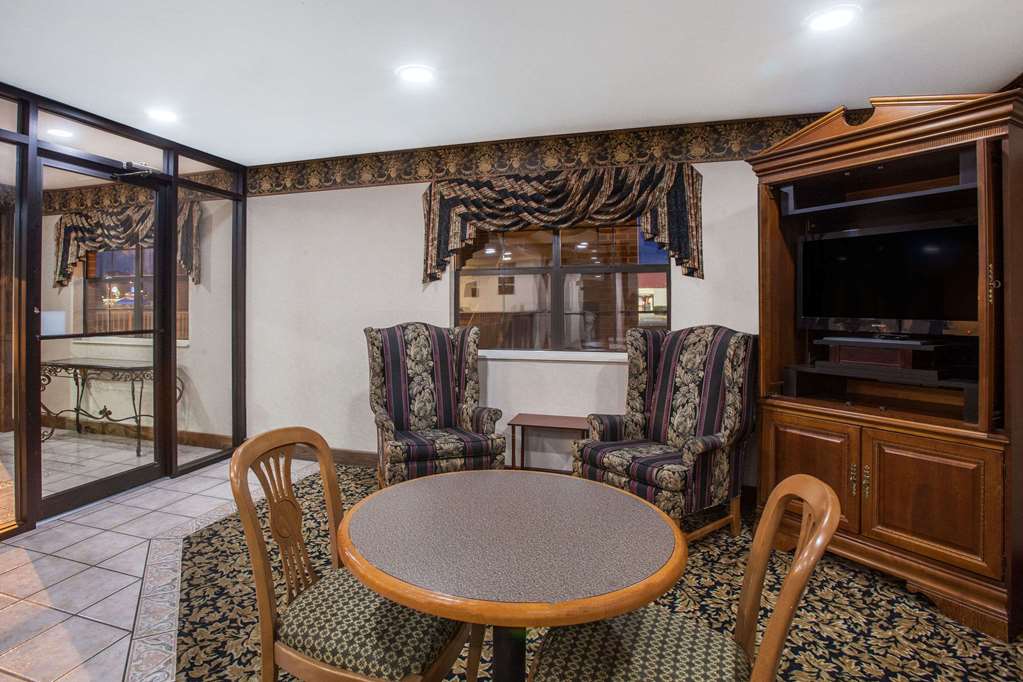 Super 8 by Wyndham Cabot - photo 4