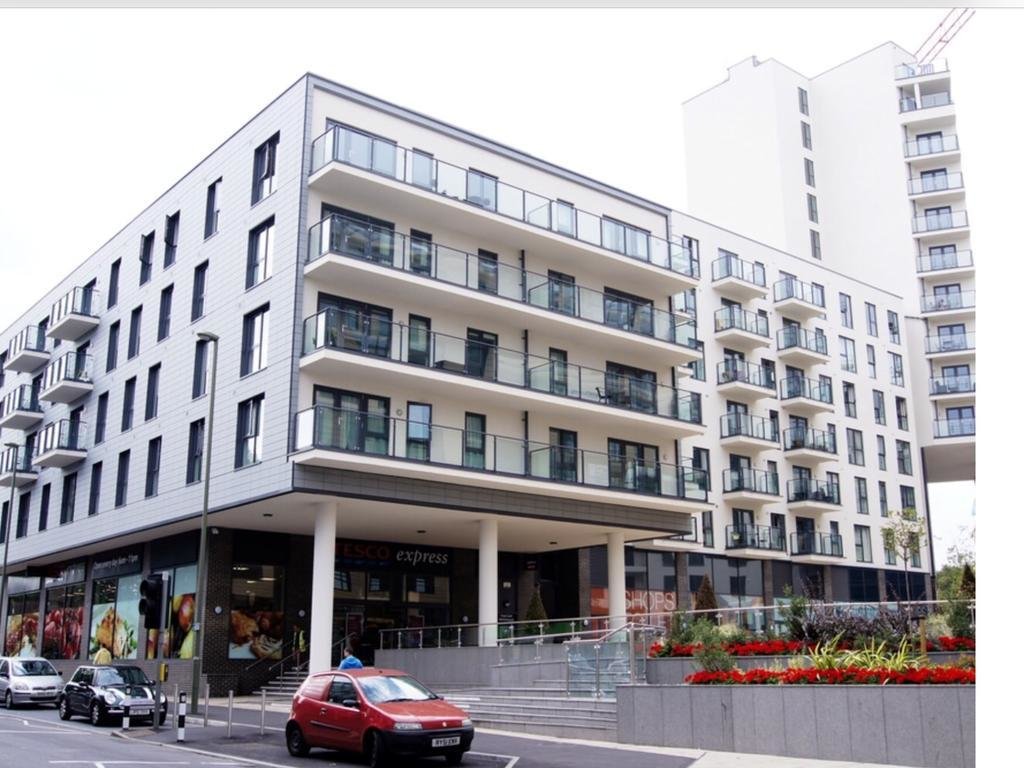 SFA New Central Woking — 4-Star Luxury Hotel in Woking, United Kingdom