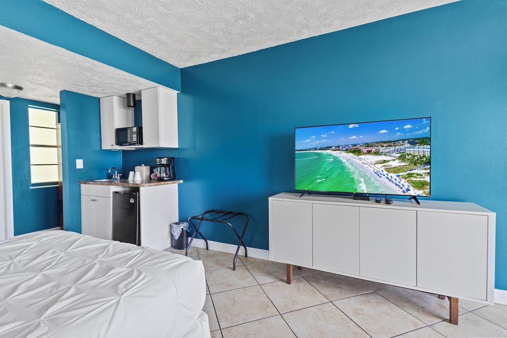 Oceanfront Inn - photo 2