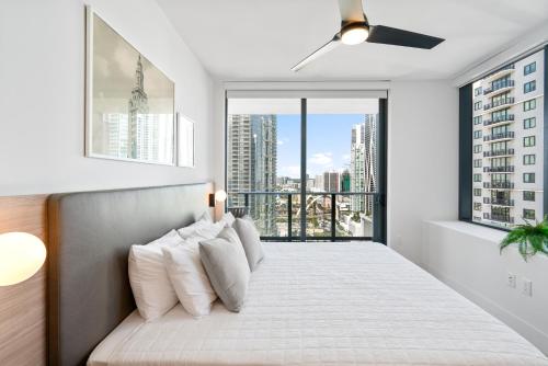 Stunning Views Dwntwn Miami 2BR Unit Floor 28th — 4-Star Luxury Hotel in Miami, United States