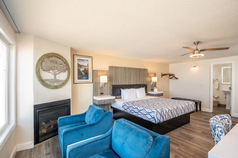 Sailor Jack's Oceanfront Inn - photo 16