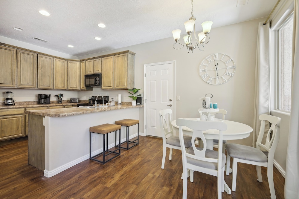 Welcoming Mesquite Condo w Pool Access