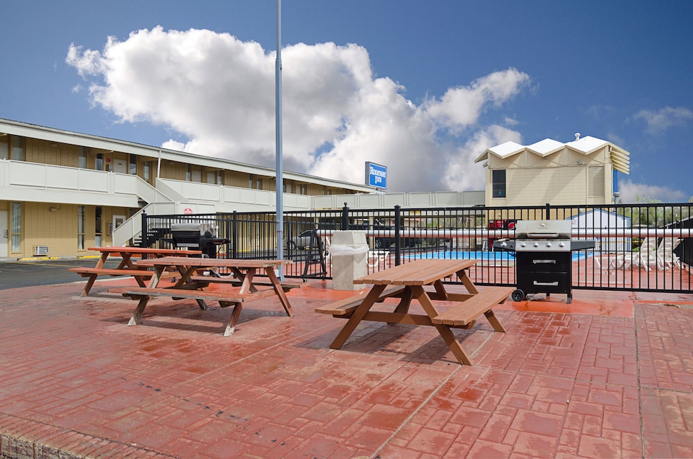 Alamo Inn & Suites - photo 36